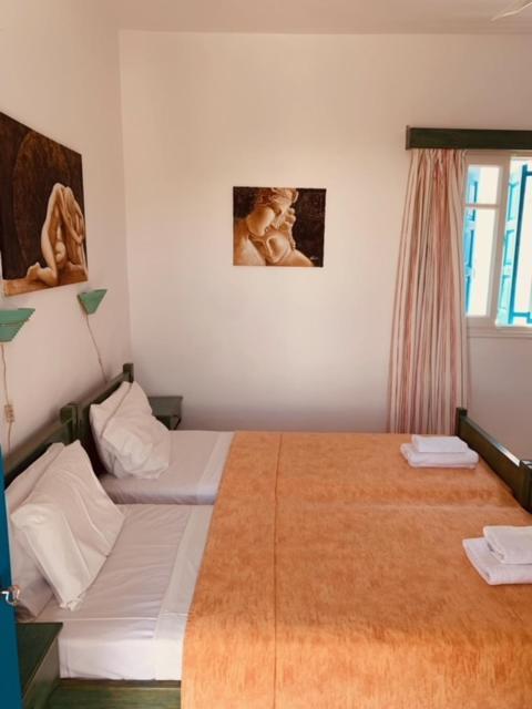 Manousos Rooms Adámasz Kültér fotó