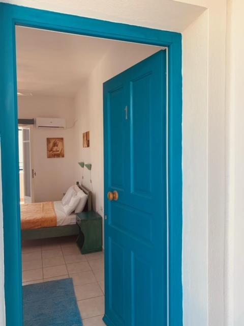 Manousos Rooms Adámasz Kültér fotó