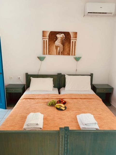 Manousos Rooms Adámasz Kültér fotó