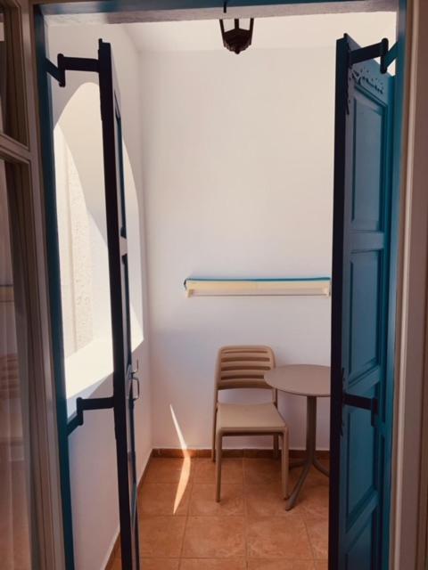 Manousos Rooms Adámasz Kültér fotó