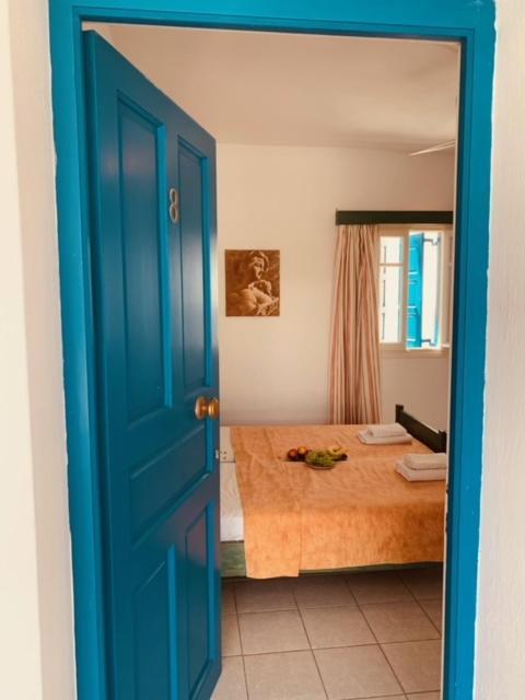 Manousos Rooms Adámasz Kültér fotó