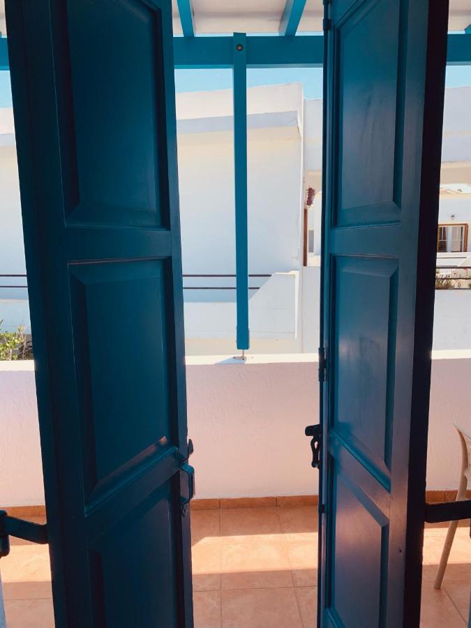 Manousos Rooms Adámasz Kültér fotó