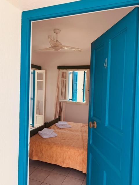 Manousos Rooms Adámasz Kültér fotó