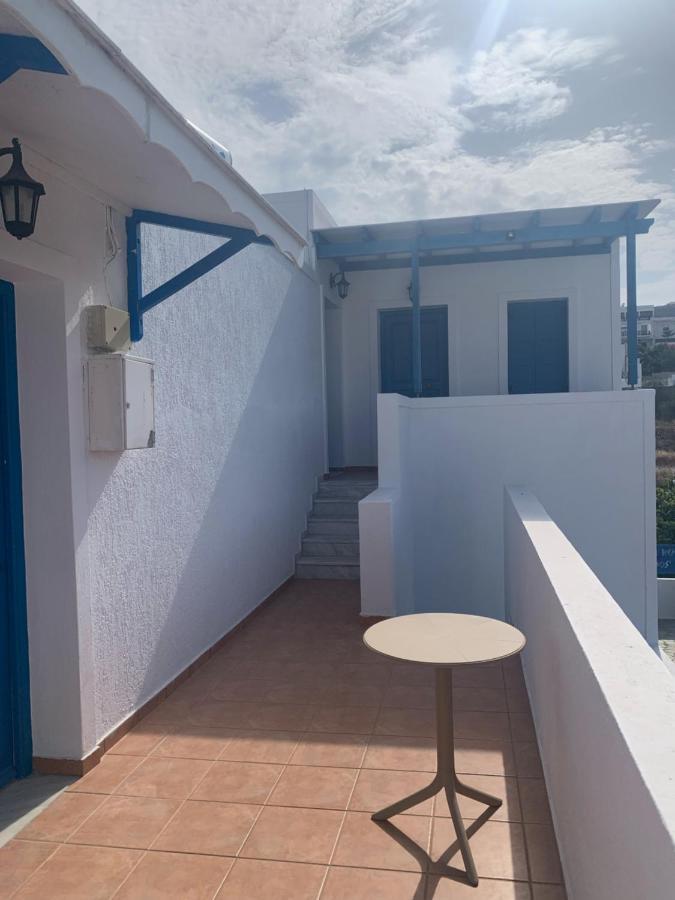 Manousos Rooms Adámasz Kültér fotó
