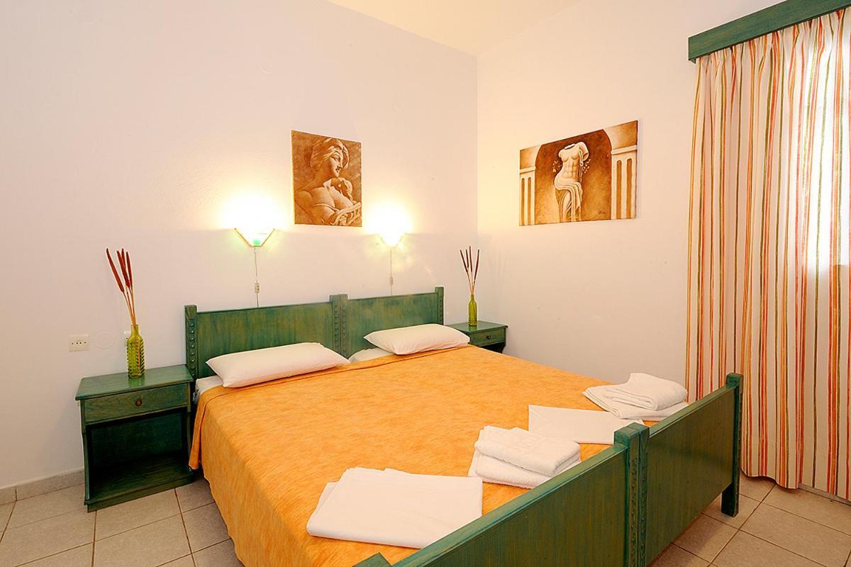 Manousos Rooms Adámasz Kültér fotó