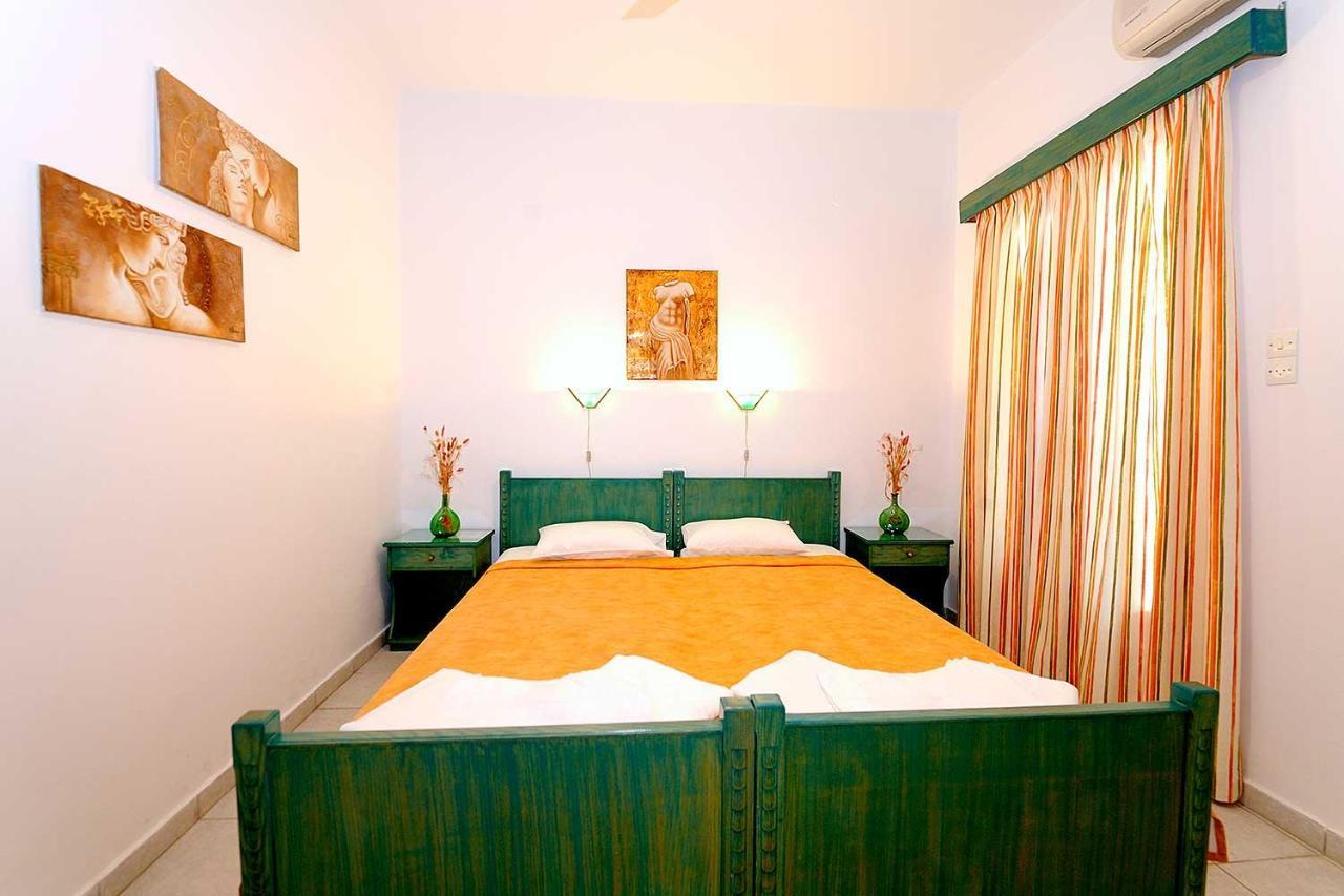Manousos Rooms Adámasz Kültér fotó