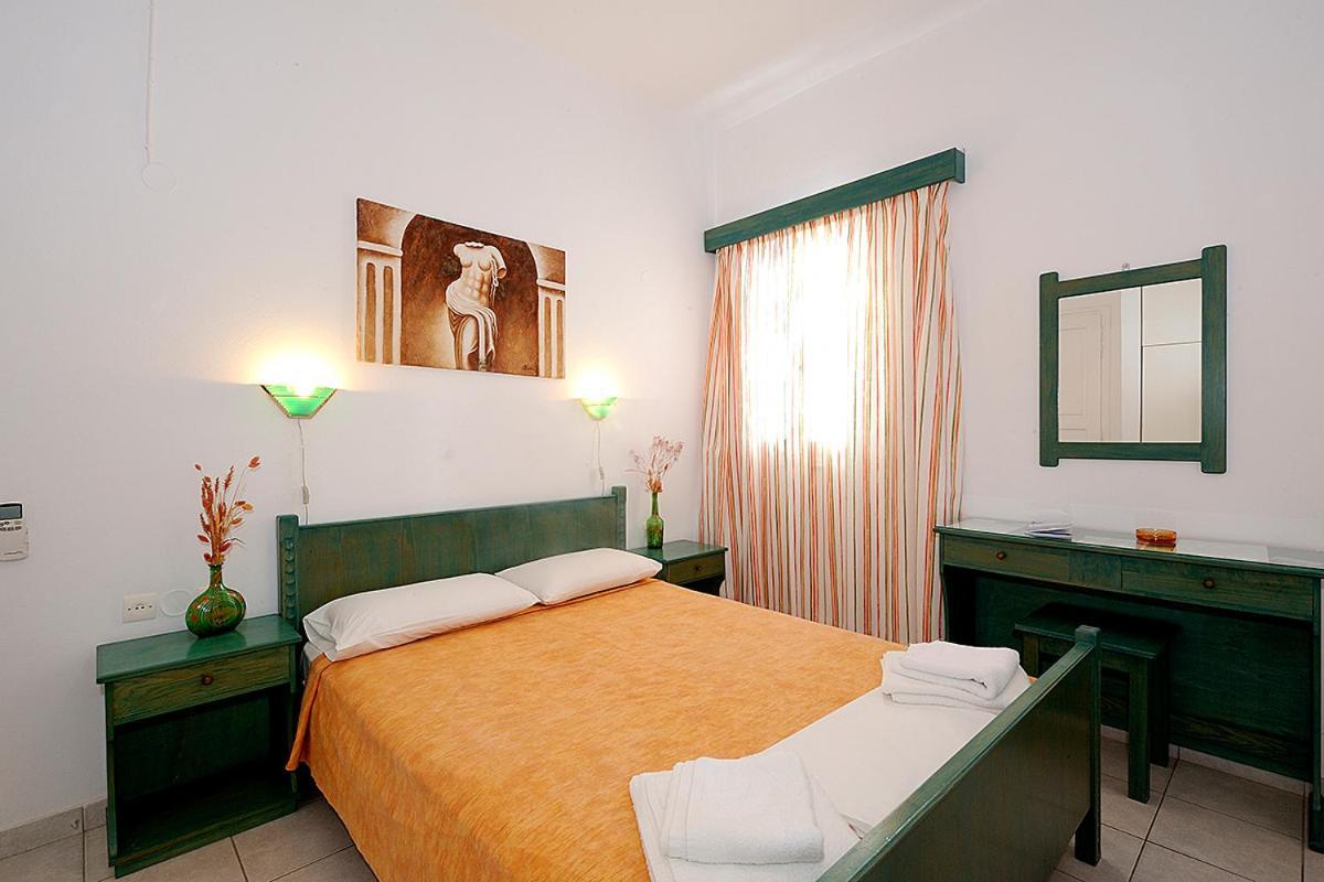 Manousos Rooms Adámasz Kültér fotó
