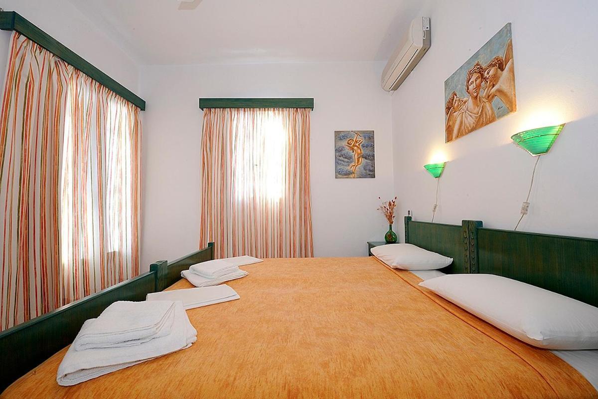 Manousos Rooms Adámasz Kültér fotó